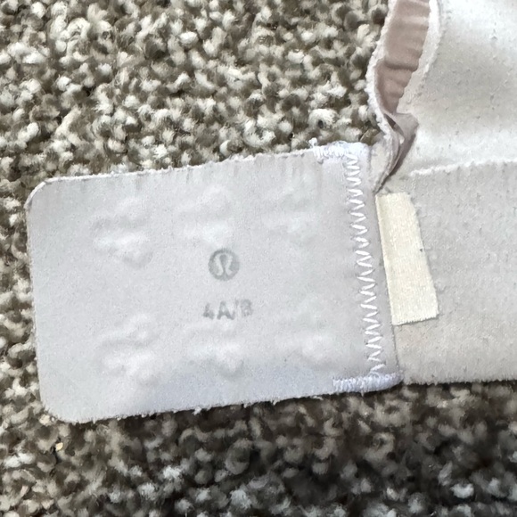 Lululemon Athletica Light Gray Sports Bra - Picture 3 of 3